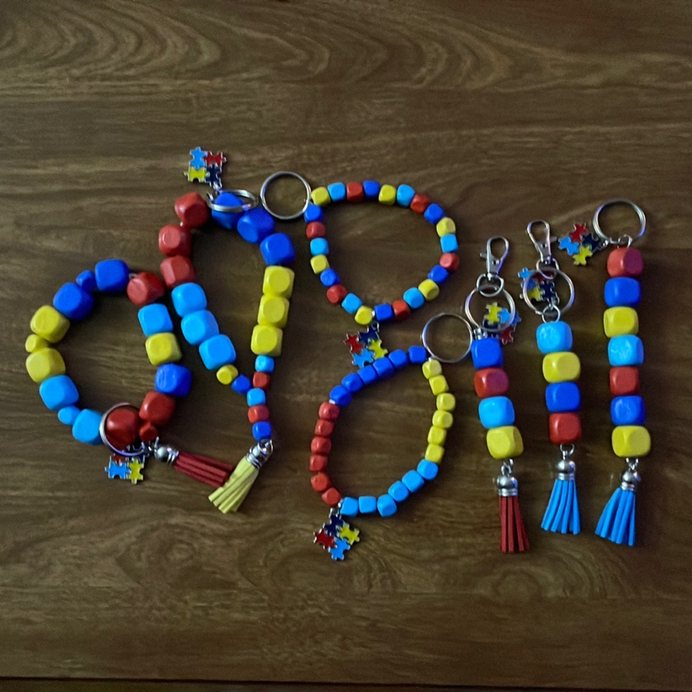 Small Autism Beaded Keychain (Red) - Picture 2 of 2
